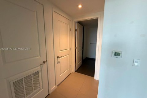 Condominio en alquiler en Miami, Florida, 1 dormitorio, 78.97 m2 № 2168520 - foto 22