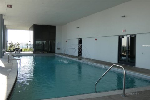 Condominio en alquiler en Miami, Florida, 1 dormitorio, 78.97 m2 № 2168520 - foto 4