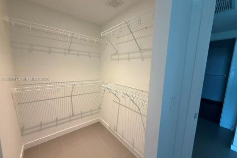 Condominio en alquiler en Miami, Florida, 1 dormitorio, 78.97 m2 № 2168520 - foto 20