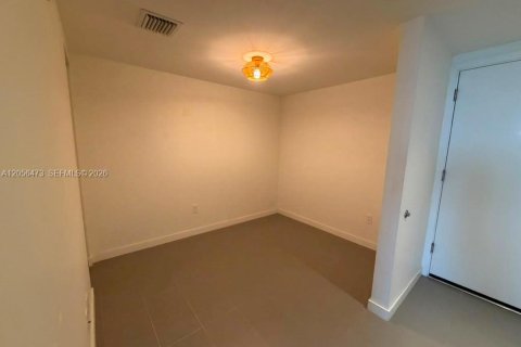 Condominio en alquiler en Miami, Florida, 1 dormitorio, 78.97 m2 № 2168520 - foto 18