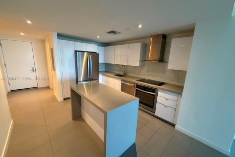 Condominio en alquiler en Miami, Florida, 1 dormitorio, 78.97 m2 № 2168520 - foto 14