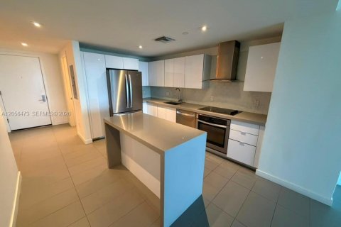 Condominio en alquiler en Miami, Florida, 1 dormitorio, 78.97 m2 № 2168520 - foto 16