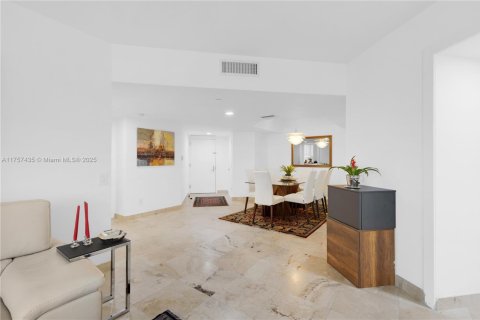 Condominio en venta en Aventura, Florida, 3 dormitorios, 173.26 m2 № 2034703 - foto 5