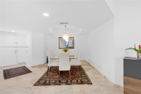 Condominio en venta en Aventura, Florida, 3 dormitorios, 173.26 m2 № 2034703 - foto 12