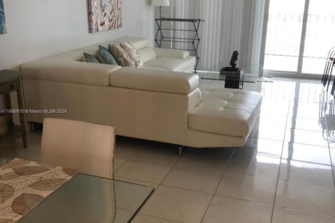 Copropriété à louer à Hallandale Beach, Floride: 2 chambres, 115.94 m2 № 1753802 - photo 16