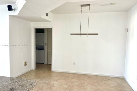 Copropriété à louer à Aventura, Floride: 2 chambres, 100.06 m2 № 1834146 - photo 10