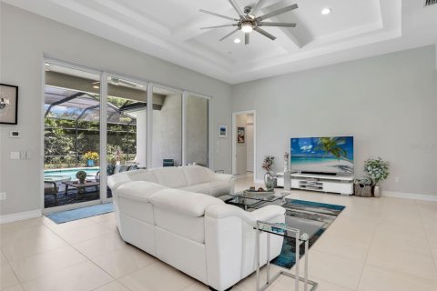 House in Fort Myers, Florida 4 bedrooms, 213.21 sq.m. № 1886186 - photo 15
