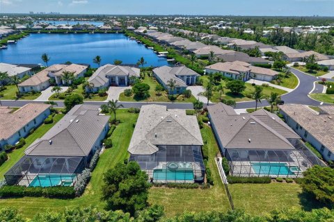 House in Fort Myers, Florida 4 bedrooms, 213.21 sq.m. № 1886186 - photo 3