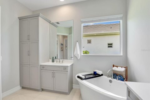 House in Fort Myers, Florida 4 bedrooms, 213.21 sq.m. № 1886186 - photo 26
