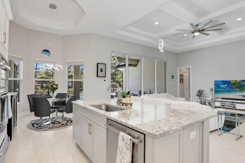 House in Fort Myers, Florida 4 bedrooms, 213.21 sq.m. № 1886186 - photo 13