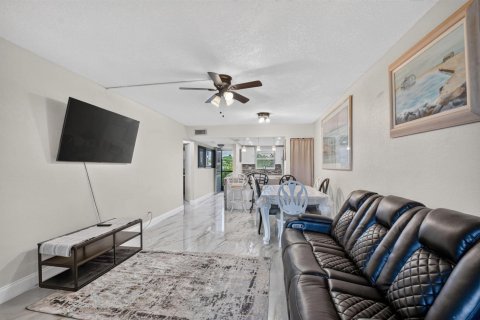 Copropriété à vendre à Boynton Beach, Floride: 2 chambres, 91.6 m2 № 2262450 - photo 16