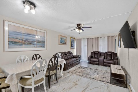 Copropriété à vendre à Boynton Beach, Floride: 2 chambres, 91.6 m2 № 2262450 - photo 17