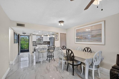 Copropriété à vendre à Boynton Beach, Floride: 2 chambres, 91.6 m2 № 2262450 - photo 12