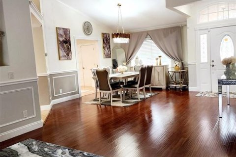 House in Orlando, Florida 4 bedrooms, 178.65 sq.m. № 1582690 - photo 6