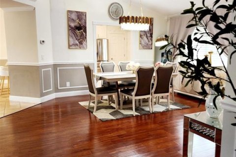 House in Orlando, Florida 4 bedrooms, 178.65 sq.m. № 1582690 - photo 5