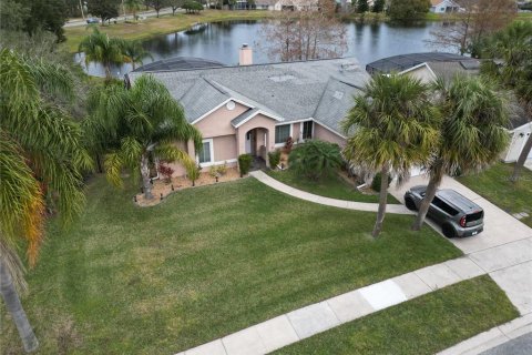 House in Orlando, Florida 4 bedrooms, 178.65 sq.m. № 1582690 - photo 11