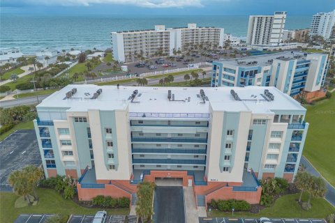 Condo à New Smyrna Beach, Floride, 3 chambres  № 2353453