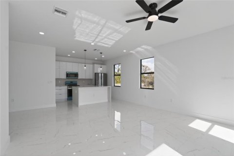 Villa ou maison à vendre à Rotonda, Floride: 4 chambres, 149.02 m2 № 2204360 - photo 22