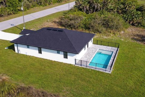 Villa ou maison à vendre à Rotonda, Floride: 4 chambres, 149.02 m2 № 2204360 - photo 3
