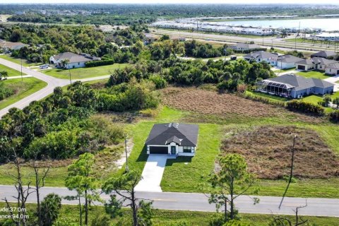 Villa ou maison à vendre à Rotonda, Floride: 4 chambres, 149.02 m2 № 2204360 - photo 5