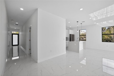 Villa ou maison à vendre à Rotonda, Floride: 4 chambres, 149.02 m2 № 2204360 - photo 9