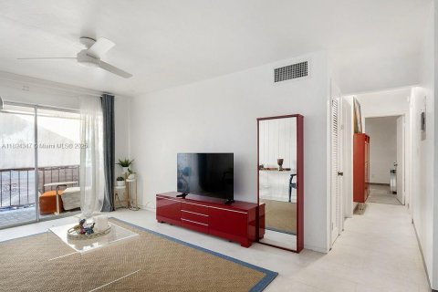Copropriété à vendre à Palmetto Bay, Floride: 2 chambres, 72.19 m2 № 1949976 - photo 2