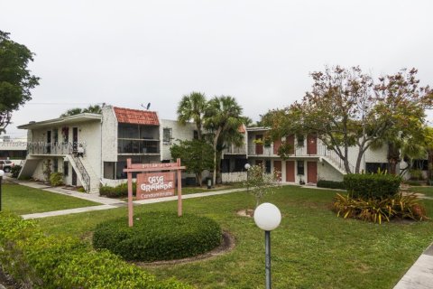 Copropriété à vendre à Palmetto Bay, Floride: 2 chambres, 72.19 m2 № 1949976 - photo 1