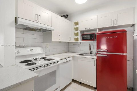 Copropriété à vendre à Palmetto Bay, Floride: 2 chambres, 72.19 m2 № 1949976 - photo 9