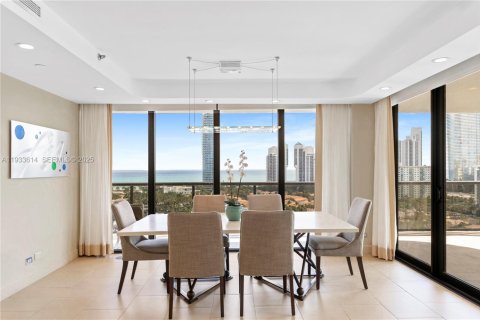 Condominio en venta en Aventura, Florida, 2 dormitorios, 176.61 m2 № 2035837 - foto 7
