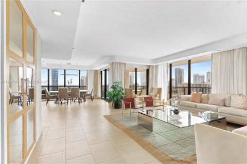 Condominio en venta en Aventura, Florida, 2 dormitorios, 176.61 m2 № 2035837 - foto 5