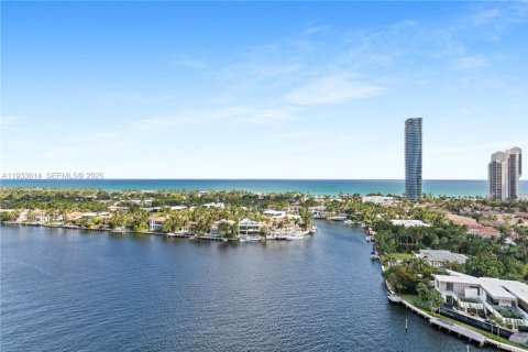 Condominio en venta en Aventura, Florida, 2 dormitorios, 176.61 m2 № 2035837 - foto 3