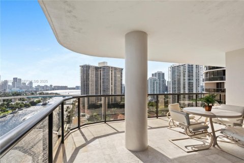Condominio en venta en Aventura, Florida, 2 dormitorios, 176.61 m2 № 2035837 - foto 26