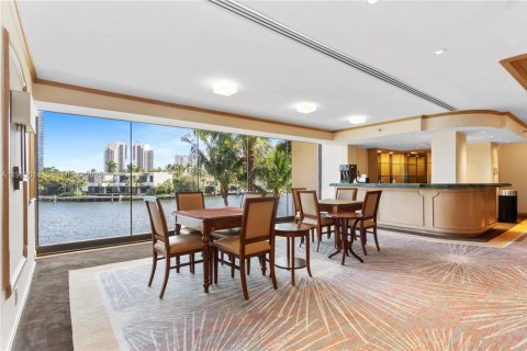 Condominio en venta en Aventura, Florida, 2 dormitorios, 176.61 m2 № 2035837 - foto 22