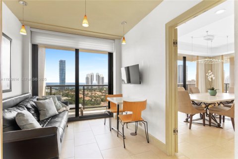 Condominio en venta en Aventura, Florida, 2 dormitorios, 176.61 m2 № 2035837 - foto 12