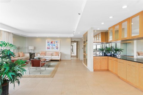 Condominio en venta en Aventura, Florida, 2 dormitorios, 176.61 m2 № 2035837 - foto 8