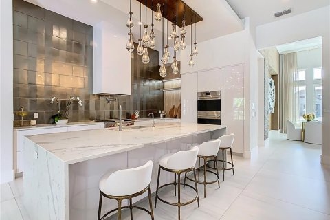 Villa ou maison à louer à Orlando, Floride: 5 chambres, 531.22 m2 № 1901120 - photo 14