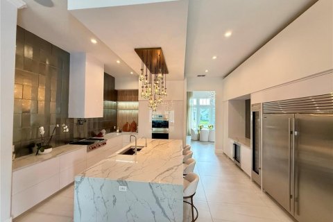 Villa ou maison à louer à Orlando, Floride: 5 chambres, 531.22 m2 № 1901120 - photo 10