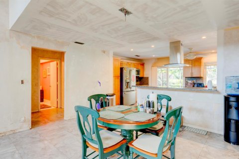 House in Delray Beach, Florida 3 bedrooms, 194.26 sq.m. № 2169612 - photo 13