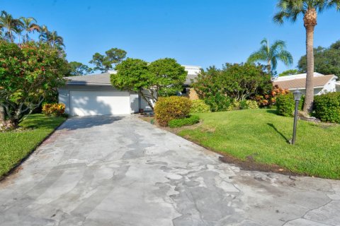 House in Delray Beach, Florida 3 bedrooms, 194.26 sq.m. № 2169612 - photo 6