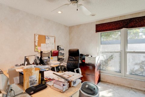 House in Delray Beach, Florida 3 bedrooms, 194.26 sq.m. № 2169612 - photo 25