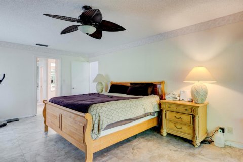 House in Delray Beach, Florida 3 bedrooms, 194.26 sq.m. № 2169612 - photo 30