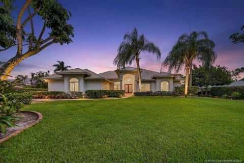 Casa en Palm City, Florida 5 dormitorios, 311.97 m2 № 2269493