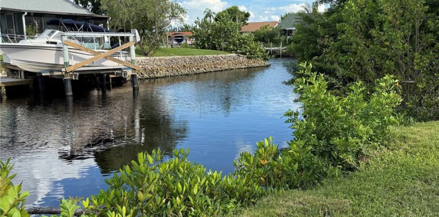 Land in Punta Gorda, Florida № 1913723