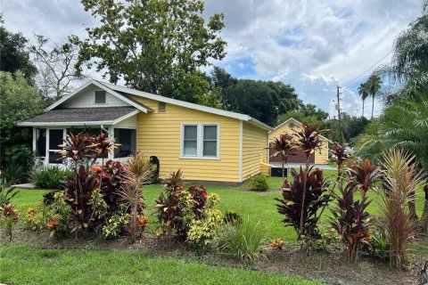 House in Zephyrhills, Florida 2 bedrooms, 80.82 sq.m. № 1909724 - photo 1