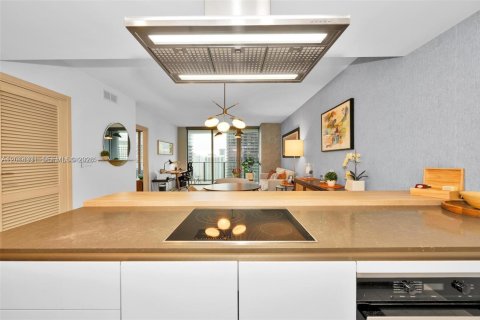 Copropriété à louer à Miami, Floride: 1 chambre, 80.82 m2 № 2076394 - photo 12