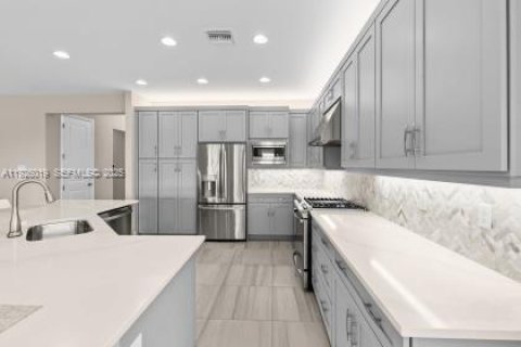 Villa ou maison à vendre à Port St. Lucie, Floride: 3 chambres, 218.51 m2 № 1986368 - photo 11