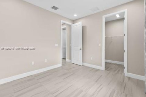 Villa ou maison à vendre à Port St. Lucie, Floride: 3 chambres, 218.51 m2 № 1986368 - photo 28