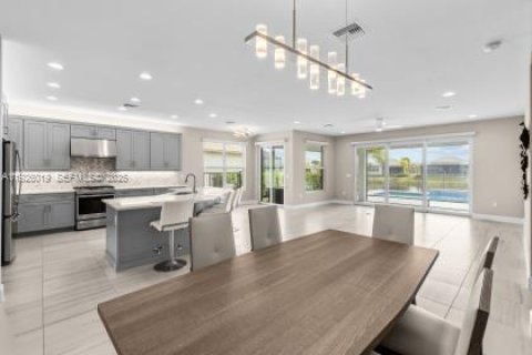 Villa ou maison à vendre à Port St. Lucie, Floride: 3 chambres, 218.51 m2 № 1986368 - photo 5