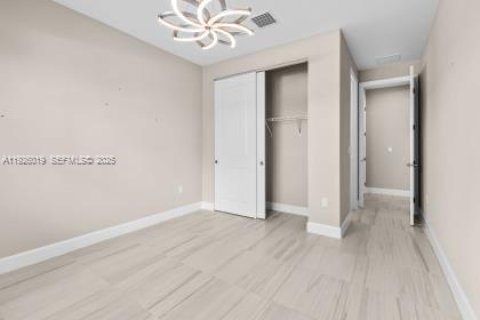 Villa ou maison à vendre à Port St. Lucie, Floride: 3 chambres, 218.51 m2 № 1986368 - photo 24