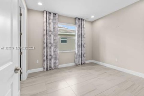 Villa ou maison à vendre à Port St. Lucie, Floride: 3 chambres, 218.51 m2 № 1986368 - photo 22